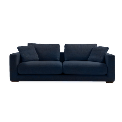 Our Belt Sofa arrives with a modern design, comfortable both in your seat and on your back, where the combination of springs of different types and the magic of the pen makes it a unique factor. Delicate seams where its simplicity is its very charm and marks the Belt as a differentiating product within our sofas.